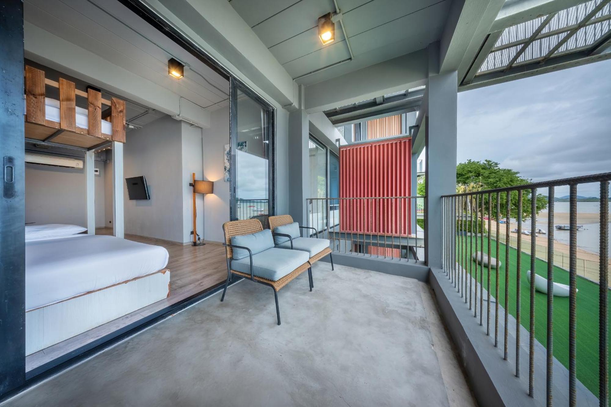 Shin Arch39 Phuket Beach Front - Sha Plus Chalong Eksteriør billede