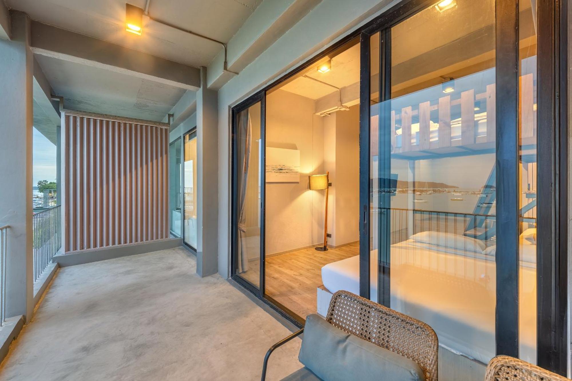 Shin Arch39 Phuket Beach Front - Sha Plus Chalong Eksteriør billede