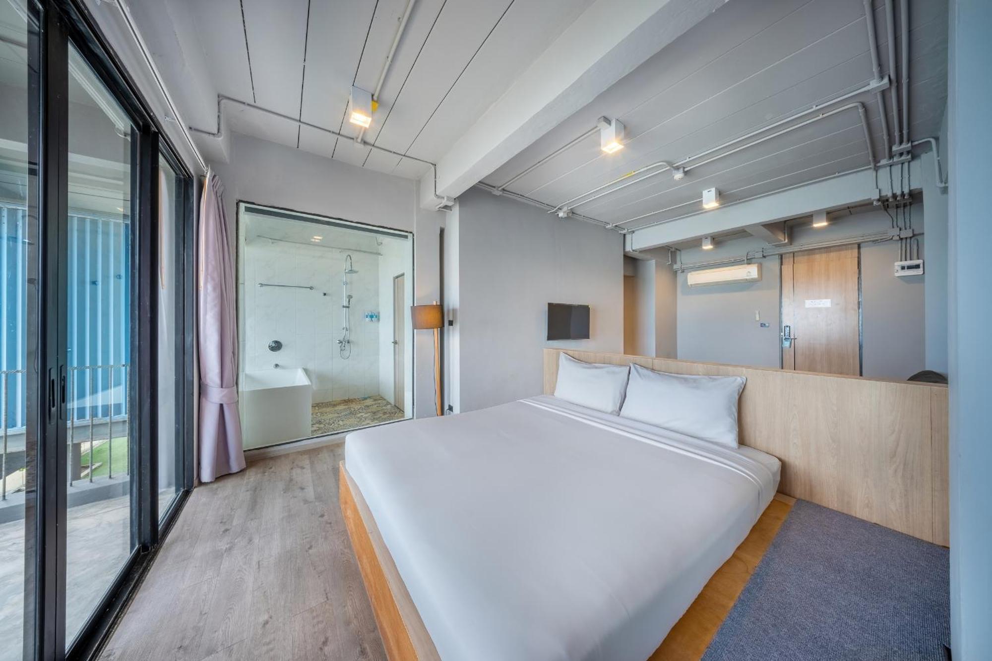 Shin Arch39 Phuket Beach Front - Sha Plus Chalong Eksteriør billede