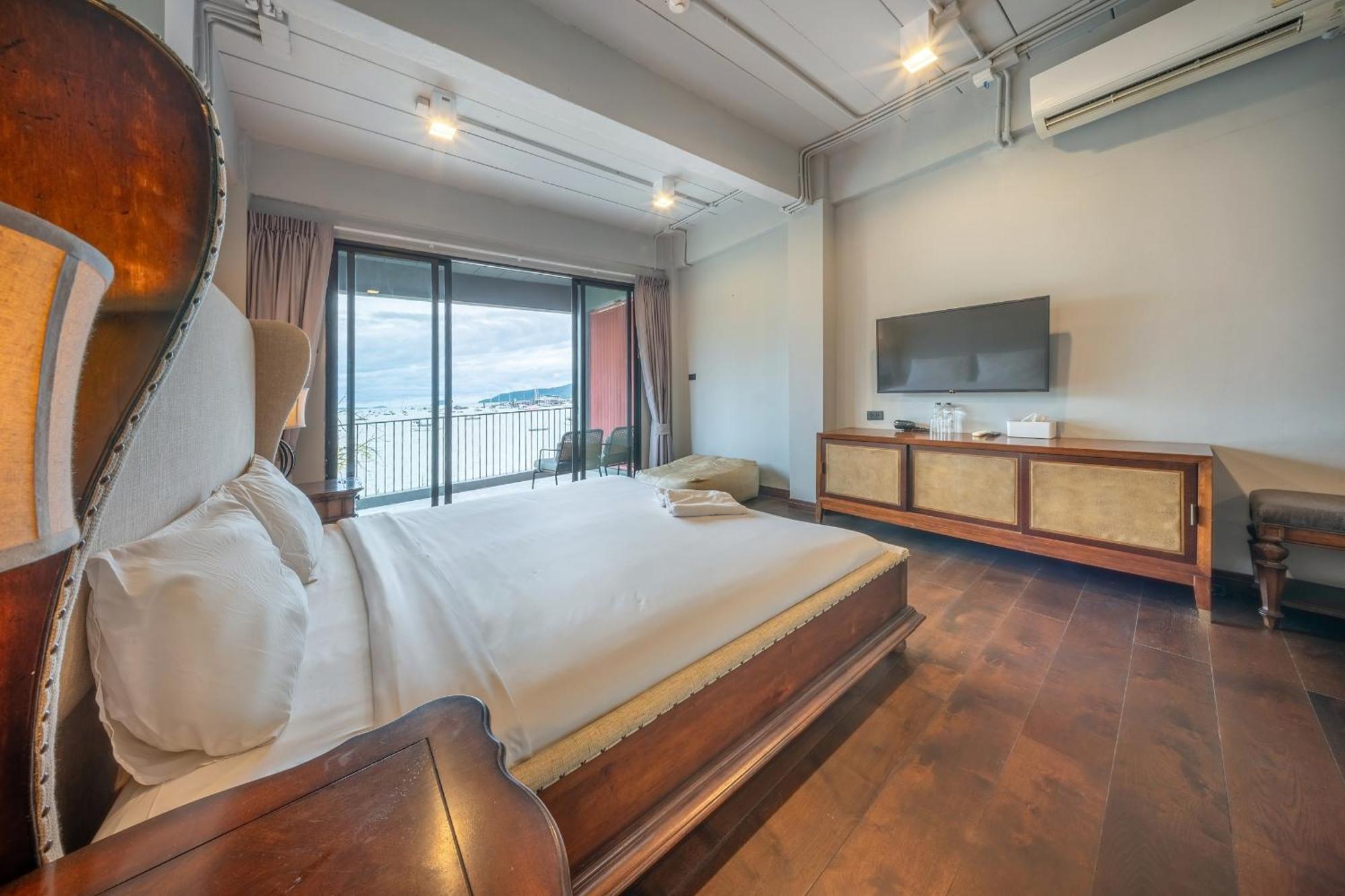 Shin Arch39 Phuket Beach Front - Sha Plus Chalong Eksteriør billede
