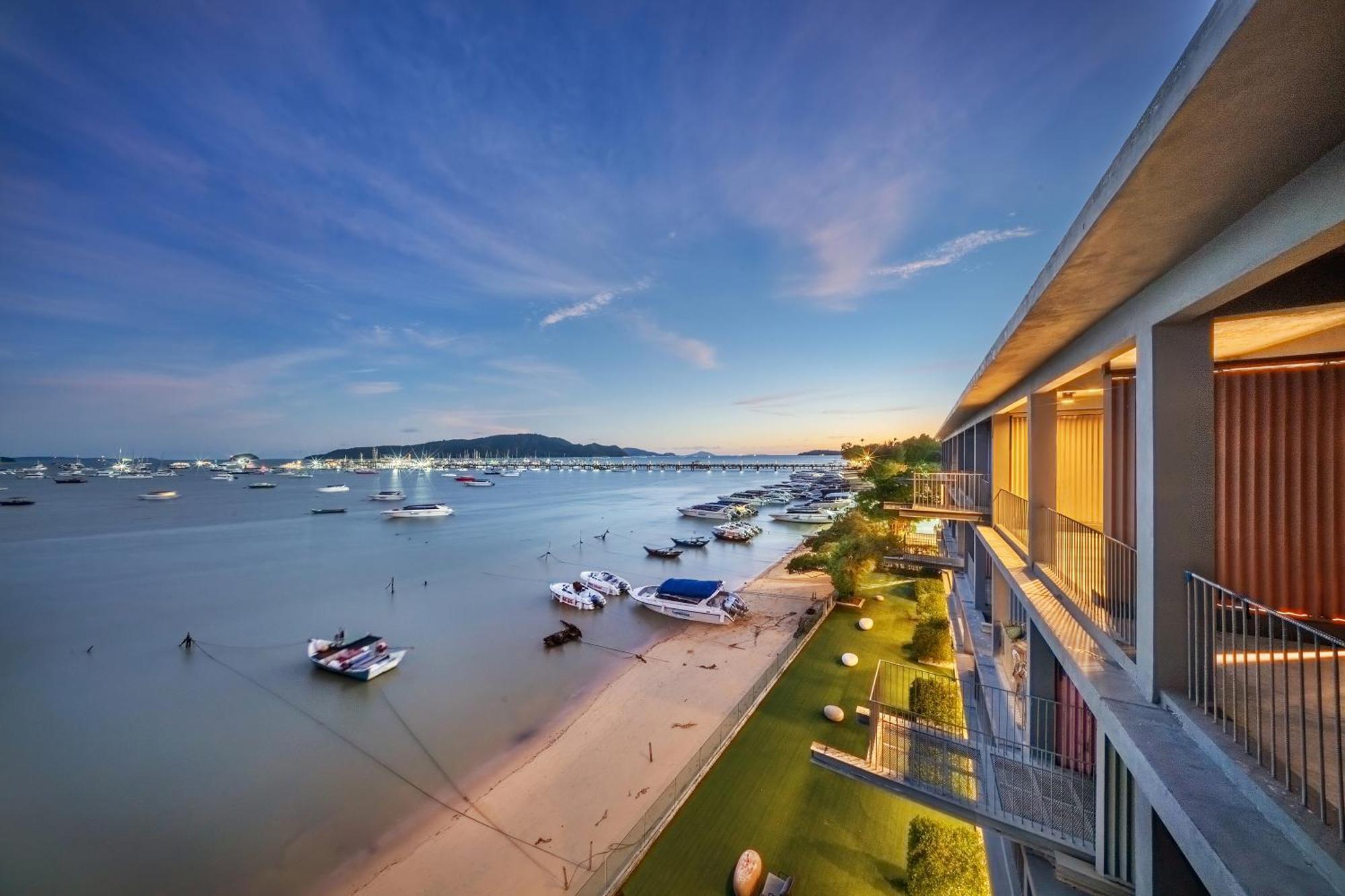 Shin Arch39 Phuket Beach Front - Sha Plus Chalong Eksteriør billede