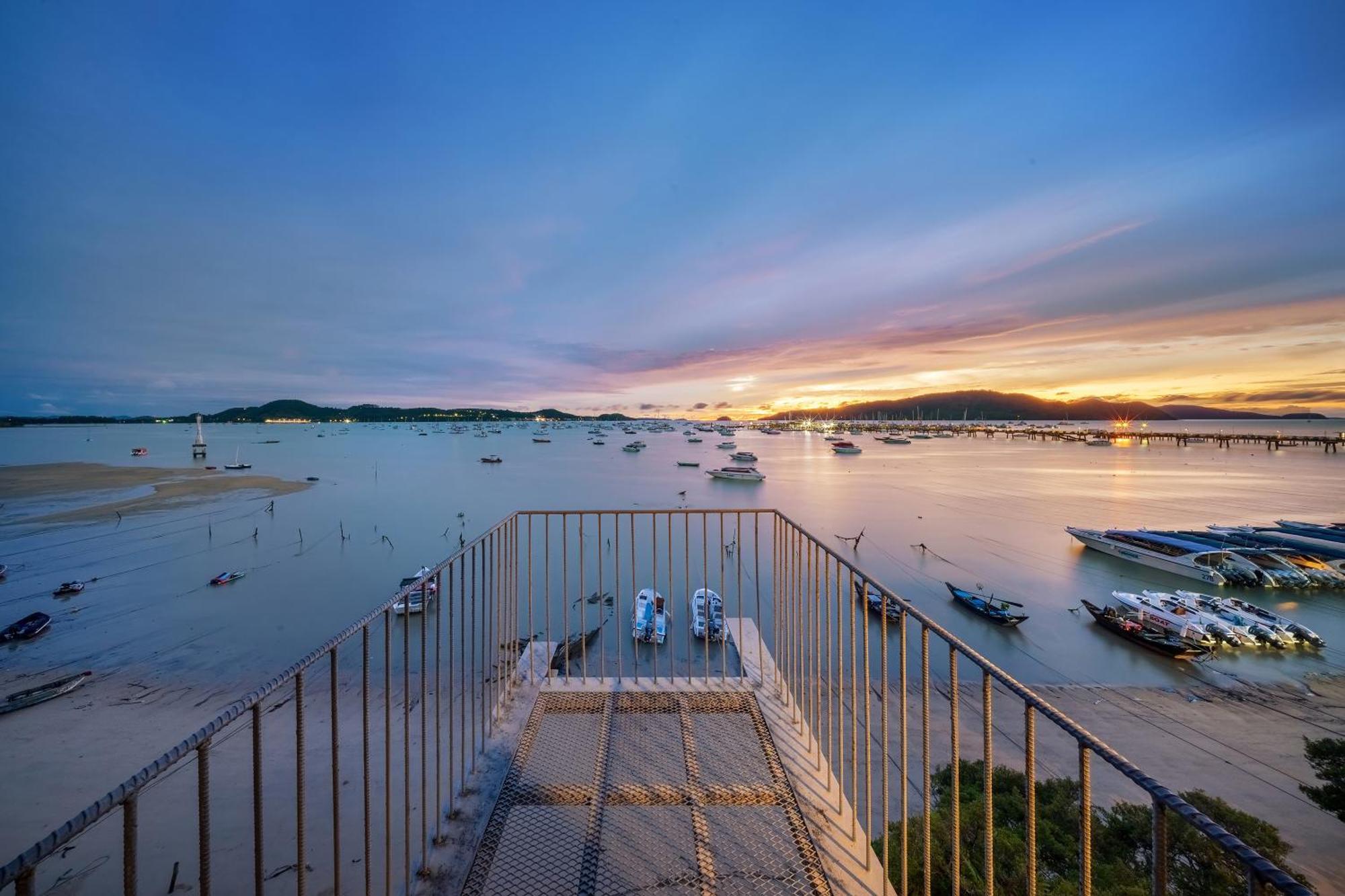 Shin Arch39 Phuket Beach Front - Sha Plus Chalong Eksteriør billede