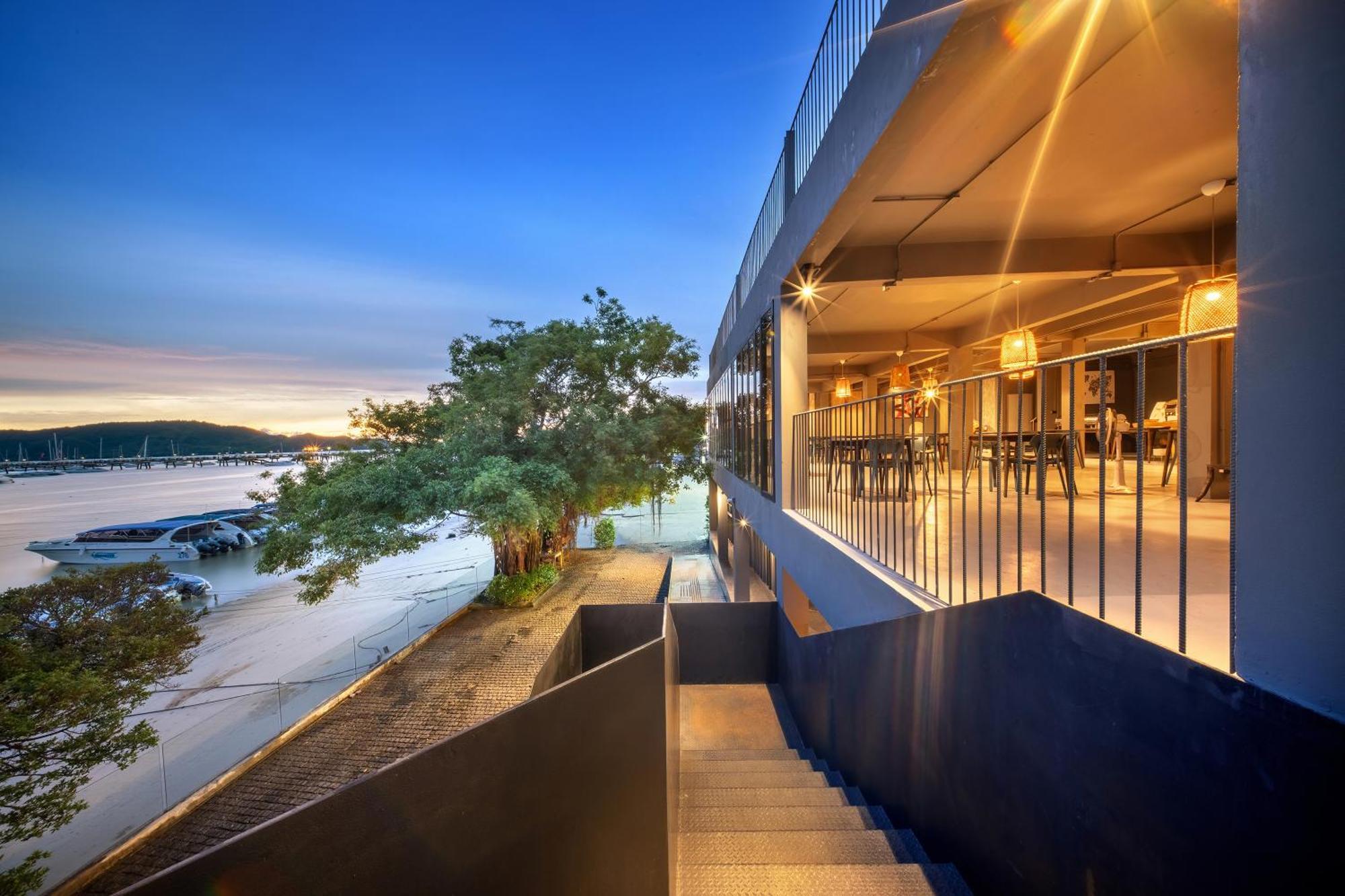 Shin Arch39 Phuket Beach Front - Sha Plus Chalong Eksteriør billede